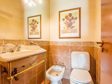 Venta Casa Con Pileta Quincho 4 Dormitorios c/ cochera - Arroyito, Rosario