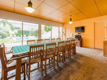 Venta Casa Con Pileta Quincho 4 Dormitorios c/ cochera - Arroyito, Rosario