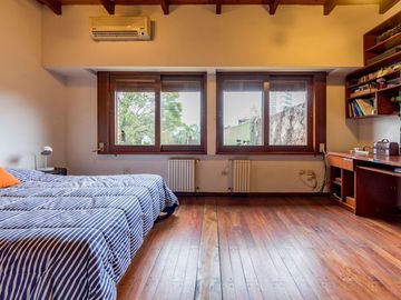 Venta Casa Con Pileta Quincho 4 Dormitorios c/ cochera - Arroyito, Rosario