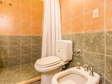Venta Casa Con Pileta Quincho 4 Dormitorios c/ cochera - Arroyito, Rosario