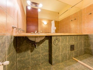 Venta Casa Con Pileta Quincho 4 Dormitorios c/ cochera - Arroyito, Rosario