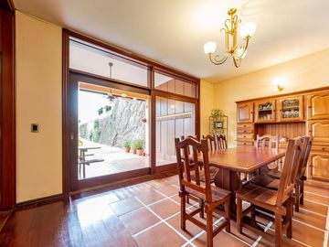 Venta Casa Con Pileta Quincho 4 Dormitorios c/ cochera - Arroyito, Rosario