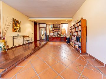 Venta Casa Con Pileta Quincho 4 Dormitorios c/ cochera - Arroyito, Rosario