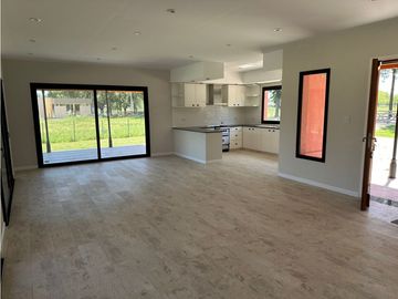 Casa a estrenar en Barrio Malvinas -  TOTALMENTE FINANCIADA!!!