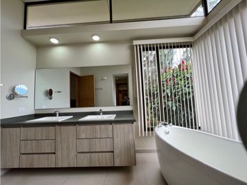 Venta de Casa Campestre en el Retiro