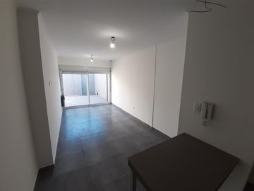 EXCELENTE departamento PLANTA BAJA, 2 dormitorios con cochera