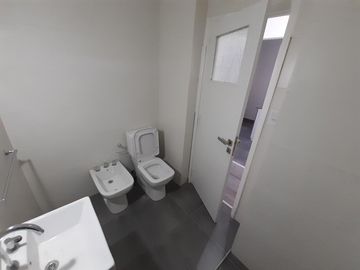 EXCELENTE departamento PLANTA BAJA, 2 dormitorios con cochera