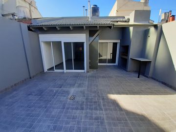 EXCELENTE departamento PLANTA BAJA, 2 dormitorios con cochera