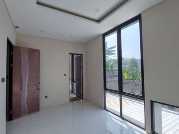 Rumah Baru Moderen Di Pondok Hijau Setiabudi Dekat EXIT TOL PASTEUR, MARANATHA