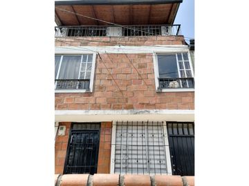 SE VENDE CASA EN DOSQUEBRADAS INDEPENDIENTES EN BOMBAY
