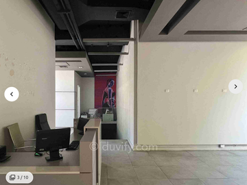 Local comercial ubicado en Edificio Nau