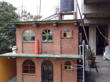 Casa con Locales en Atizapán