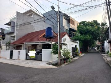 DIJUAL RUMAH STRATEGIS DI JL. DANAU MAHALONA PEJOMPONGAN BENDUNGAN HILIR JAKARTA PUSAT