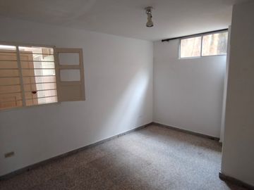 apartamento en arriendo/venta en el porvenir. Cod V106848
