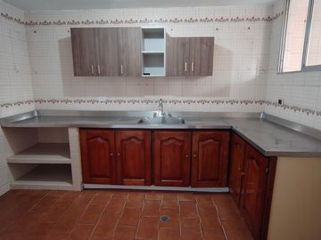 apartamento en arriendo/venta en el porvenir. Cod V106848