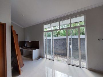 Rumah Joglo Modern Bata Ekspose & Pintu Gebyok Dijual di Prambanan