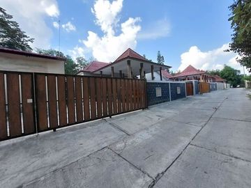 Rumah Joglo Modern Bata Ekspose & Pintu Gebyok Dijual di Prambanan