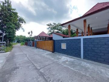 Rumah Joglo Modern Bata Ekspose & Pintu Gebyok Dijual di Prambanan