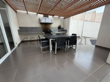 EN VENTA HERMOSO Y AMPLIO DEPARTAMENTO SECTOR SUR VISTA AL MAR
