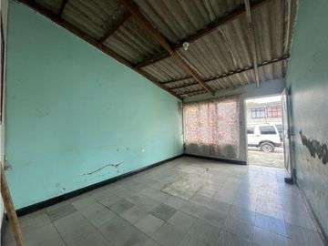 SE VENDE CASA LOTE EN EL BARRIO SANTA ELENA 7 x 19 UBICADO CERCA A LA ESMERALDA