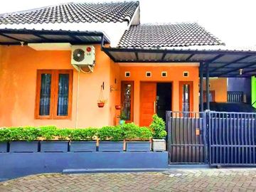 RUMAH CANTIK DAN NYAMAN DI JLN KALIURANG KM 8 DEKAT UGM