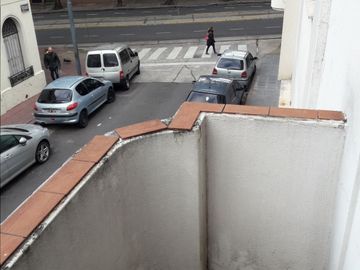 PH 4 amb. Balcón al frente. Excelente estado