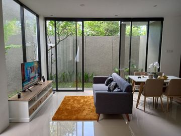 Rumah baru minimalis modern 2 lantai di jln Kaliurang KM 10
