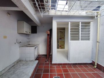 casa en arriendo en niza. Cod A24104
