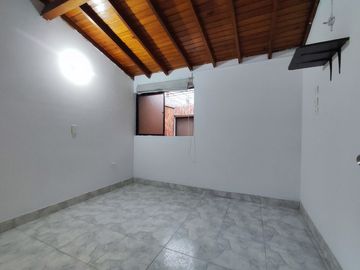 casa en arriendo en niza. Cod A24104