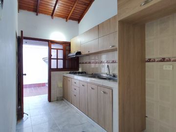casa en arriendo en niza. Cod A24104