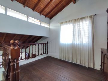 casa en arriendo en niza. Cod A24104