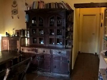 Chalet en esquina de 2 dorm espacio libre y garage.- Banfield Este