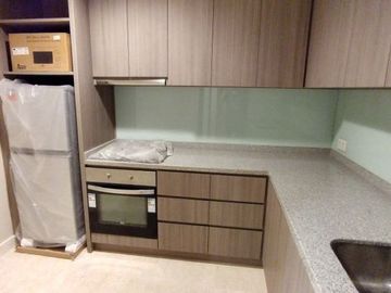 Disewakan Apartemen Ciputra World 2 Tipe 2 Kamar Tidur Kondisi Fully Furnished APT-A3900