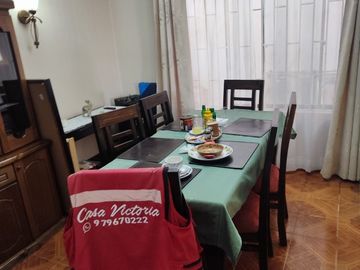 CASA DE 1 PISO CONCRETO, MUY AMPLIA, T VIEJOS