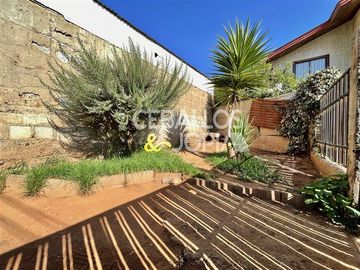 Casa en venta de 2 dorm. en Viña del Mar