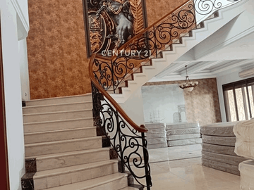 Rumah Mewah Sultan Di Taman Kebon Jeruk Jakarta Barat