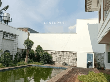 Rumah Mewah Sultan Di Taman Kebon Jeruk Jakarta Barat