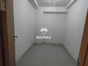 Dijual 2 BR Apartemen Oak Tower B – Hadap Utara,Unfurnished,Sertifikat AJB, View Kolam Renang