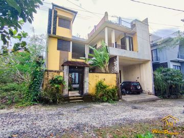 DIJUAL RUMAH 2 LANTAI, WITH ROOFTOP, VIEW GWK DI JIMBARAN, BALI
