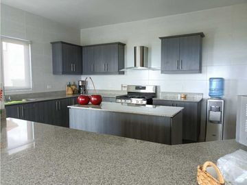 VENTA DE APARTAMENTO DE PLAYA EN SAN CARLOS, PH VISTAMAR GOLF & MARINA