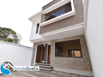 Venta Casa Acabados de Lujo al Norte de Cuenca.