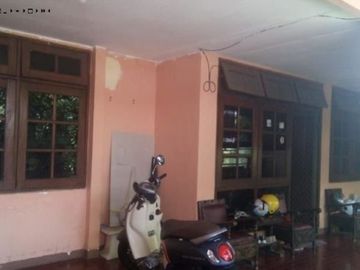 Rumah di Rungkut barata nyaman hadap barat