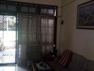 Rumah di Rungkut barata nyaman hadap barat