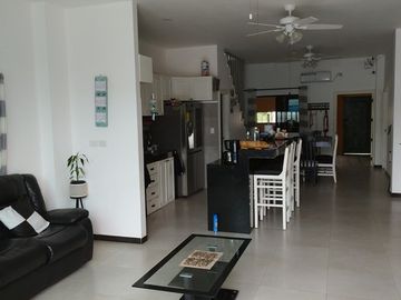 Se Vende Casa Cerca del Mar en Ballenita