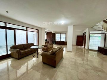 Dijual Rumah Besar Di Kawasan Elite Dharmawangsa Kebayoran Baru #289587