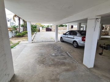 Hermosa casa de madera en Punta Blanca