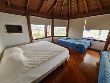 Hermosa casa de madera en Punta Blanca