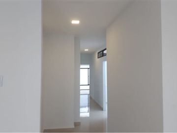 casa de venta independiente en Crucita Manabí