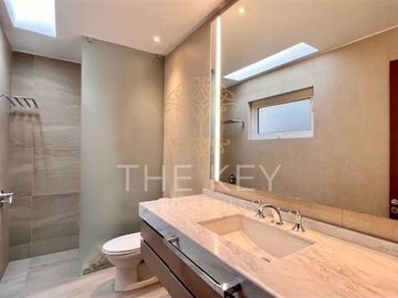 Casa en Venta en Los Nogales - Paseo de Alcalá