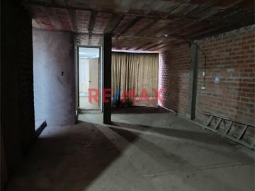 ¡Oportunidad En Lima Norte! Casa De 2 Pisos + Azotea En Venta – San Martín De Porres